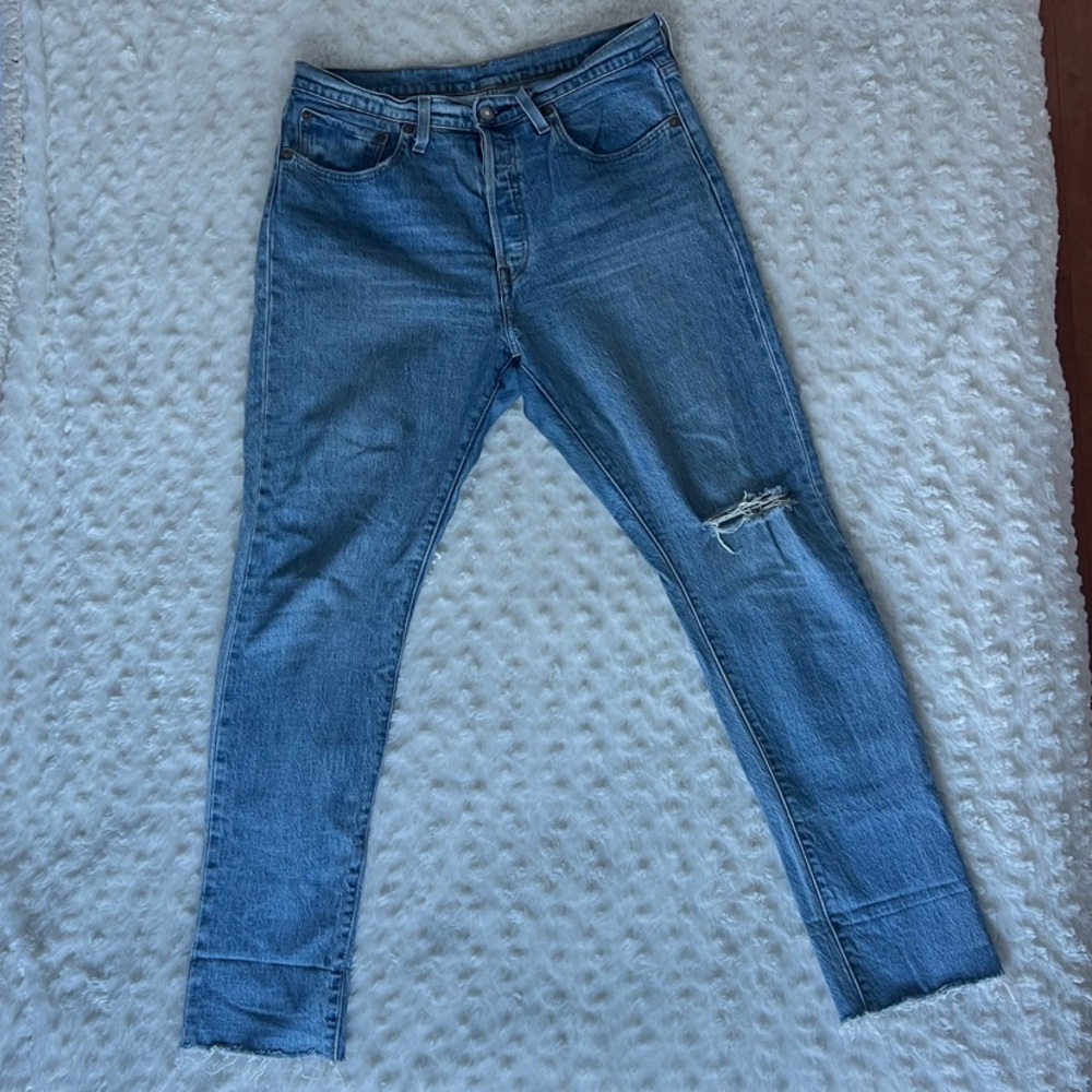 Levi’s 501 with knee detail